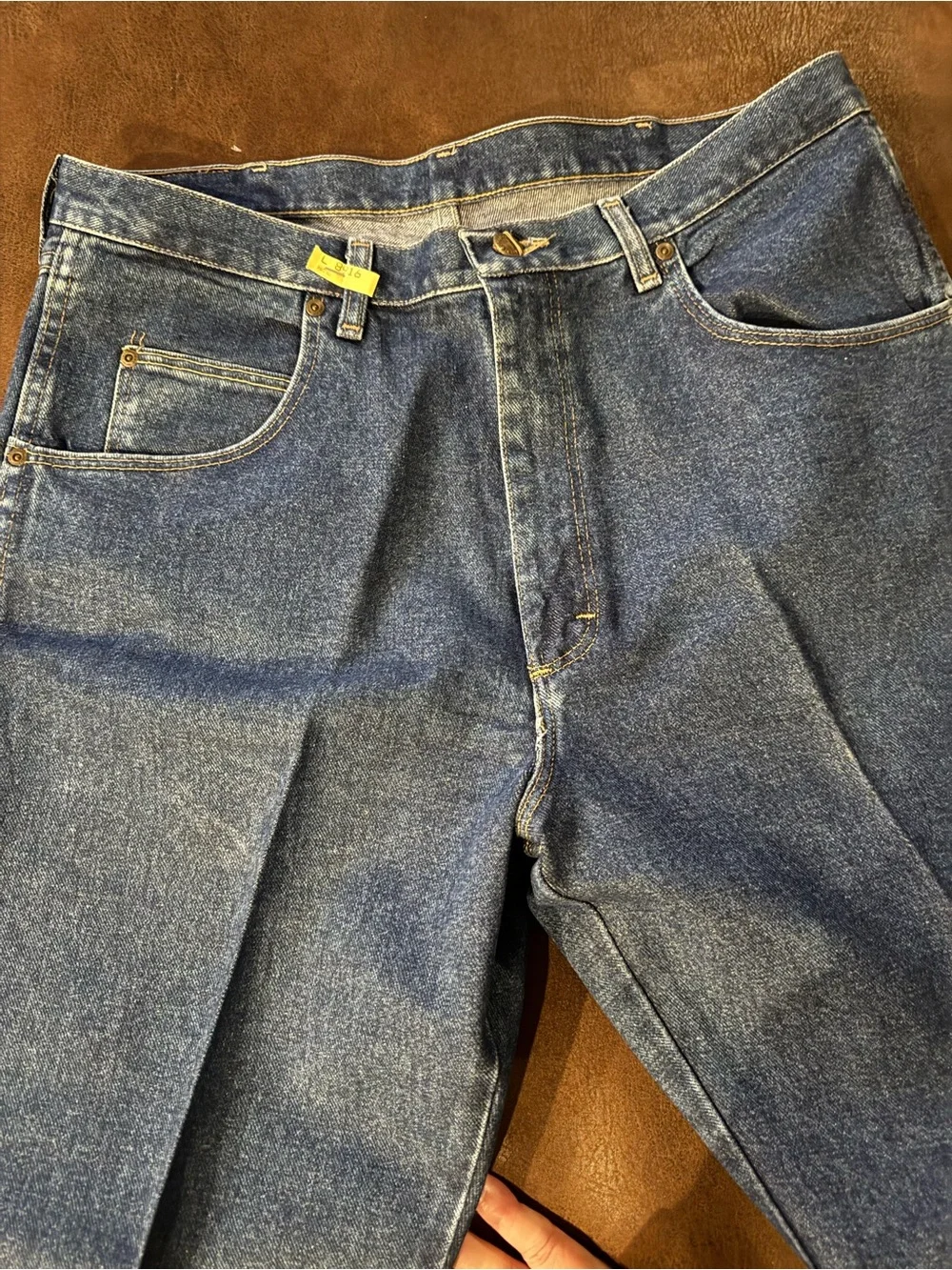 Men’s Wrangler Rugged Wear Medium Blue Straight Leg Jeans Sz 36 x 32 Like New!